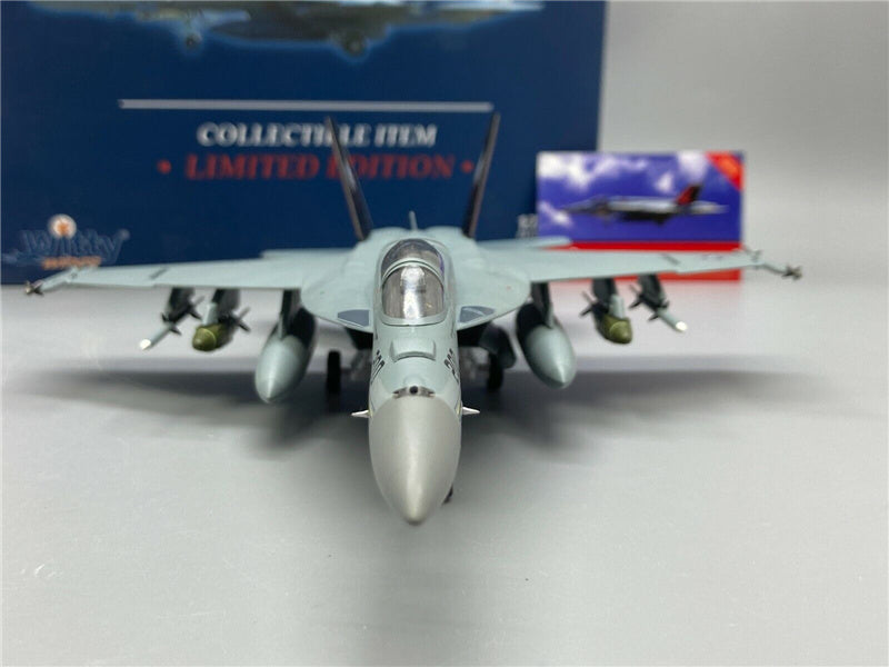 Witty F/A-18E Super Hornet US Navy VFA-81 Sunliners 166830 1:72 Aircraft Pre-built Model