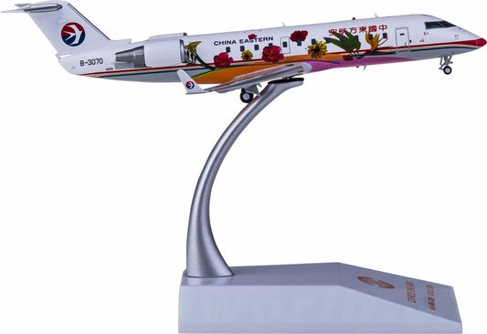 JC Wings China Eastern Bombardier CRJ200LR B-3070 1:200 Diecast Model view 1