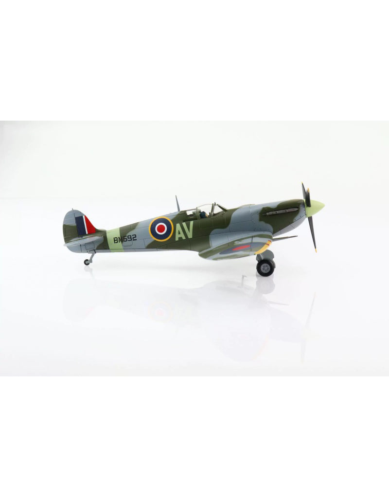 HOBBY MASTER RAF Exeter (Czechoslovak)Wing SpitfireMK. Vb Wing Cdr Alois Vasatko 1:48 Model 1942   BM592