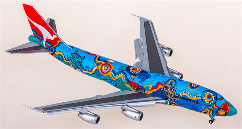 HX Models 1:400 Qantas Boeing 747-300 VH-EBU Flaps down Model