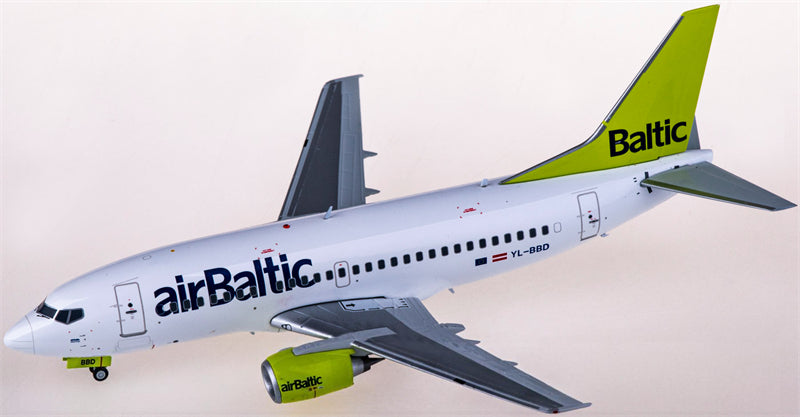 JC Wings airBaltic Boeing 737-500 YL-BBD 1:200 Diecast Model view 2
