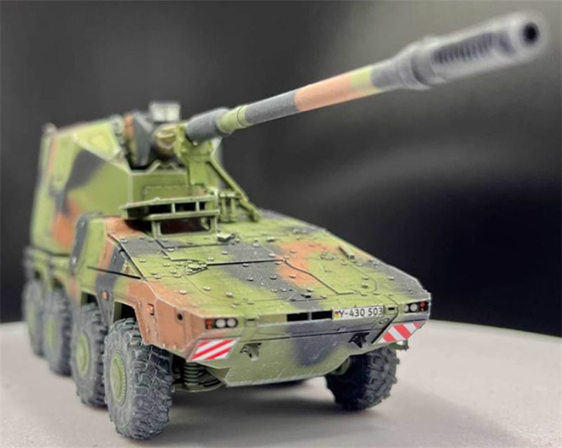 AM German Boxer armored vehicle RCH155mm howitzer GTK 1:72 Tank Pre-built Model