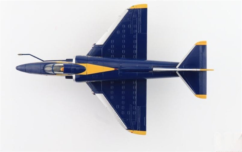 Hobby Master A-4F No. 8 airplane US Navy Tokushima Aibase 2008 Dr Nakanishi 1:72 Airplane Pre-built Model