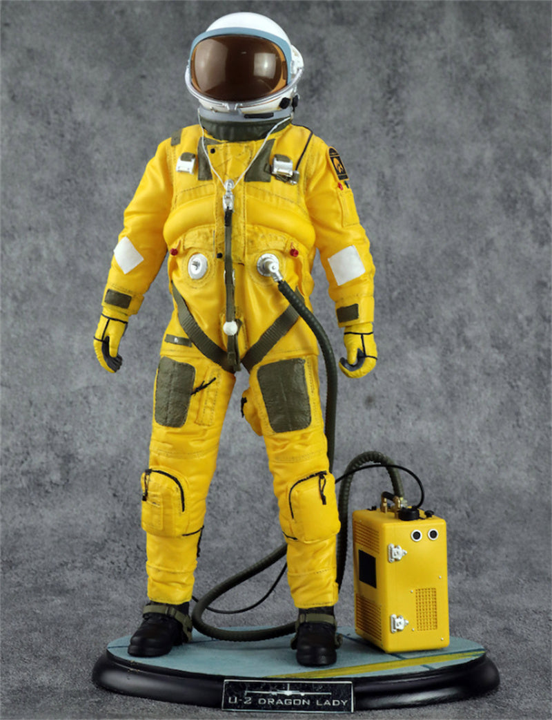 HOBBY MASTER U-2 Dragon Lady Pilot Figure (Polyresin Statue) 1:8 Figure Pre-built Model