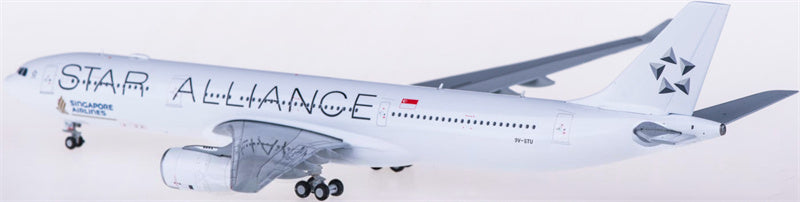 JC Wings Singapore Airlines Airbus A330-300 9V-STU Star Alliance 1:400 Diecast Model view 2