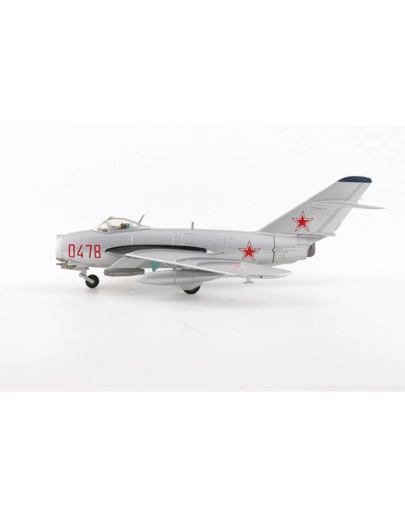 HOBBY MASTER Soviet Union Air Force MiG-17F Fresco C  1:72 Model  w/ UB-16-57 Red 0478