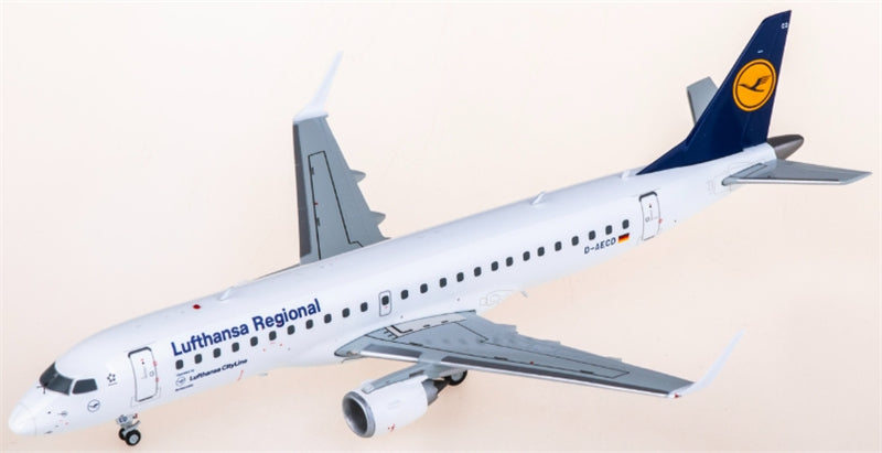 JC Wings Lufthansa Embraer ERJ-190LR D-AECD 1:200 Diecast Model view 2