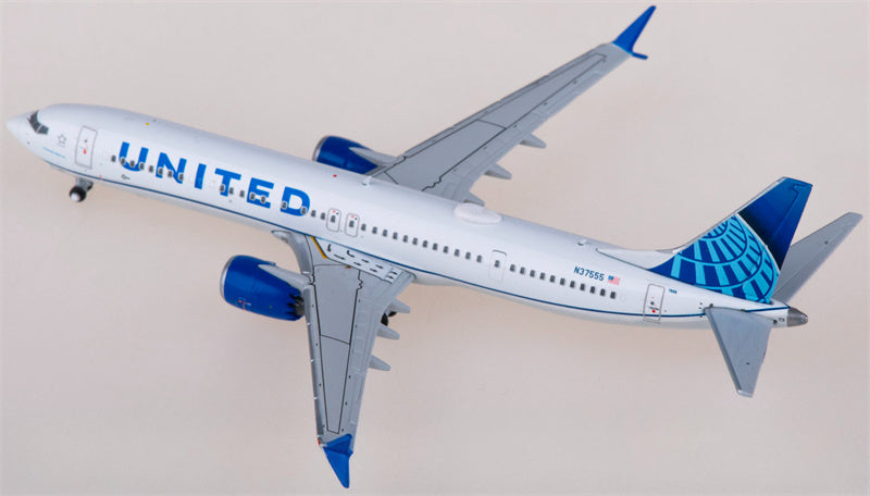 Geminijets United Airlines Boeing 737 MAX 9 N37555 1:400 Diecast Model view 4