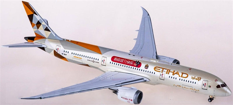 JC Wings Etihad Airways Boeing 787-9 A6-BLM 1:400 Diecast Model view 2