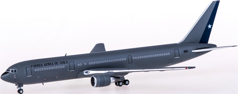 JC Wings Chilean Air Force Boeing 767-300ER 985 1:400 Diecast Model view 4