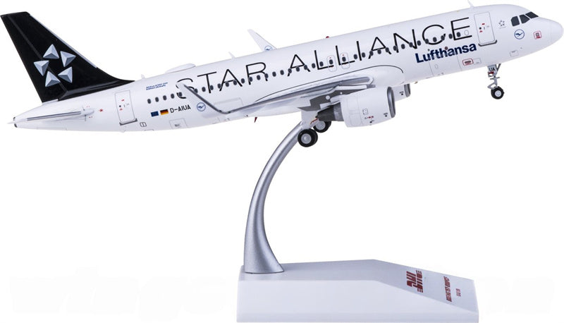 JC Wings Lufthansa Airbus A320 D-AIUA Star Alliance 1:200 Diecast Model view 2
