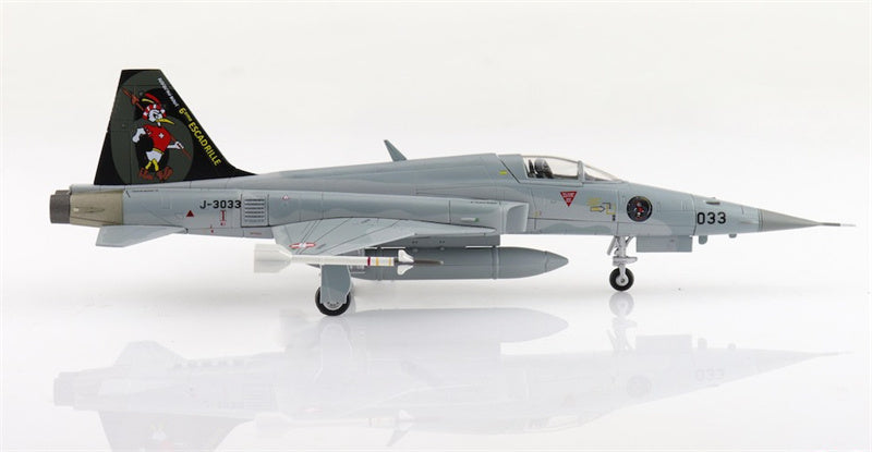 HOBBY MASTER F-5E Tiger II J-3033 Staffel 6 Swiss Air Force (re-issue with new box art) 1:72 Aircraft Pre-built Model