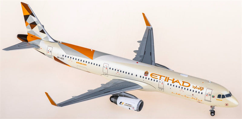 JC Wings 1:200 Etihad Airways Airbus A321 A6-AEE Diecast Model view 1