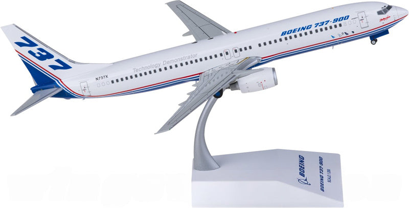 JC Wings Boeing 737-900 N737X 1:200 Diecast Model view 2