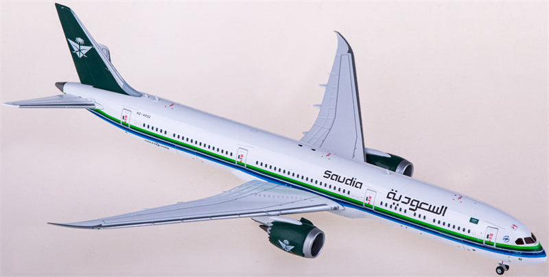 JC Wings Saudia Boeing 787-10 HZ-AR32 1:400 Diecast Model view 2
