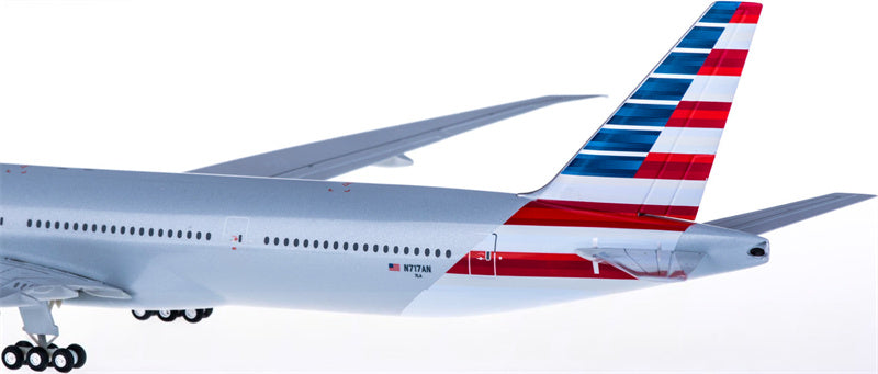Herpa American Airlines Boeing 777-300ER N717AN 1:200 ABS Model view 3