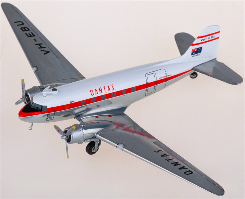 Geminijets Qantas Douglas DC-3 VH-EBU 1:200 Diecast Model view 4