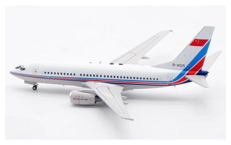 Aviation 1:200 PLAAF Chinese Air Force B737-700 B-4025 Limited Edition DIECAST Model