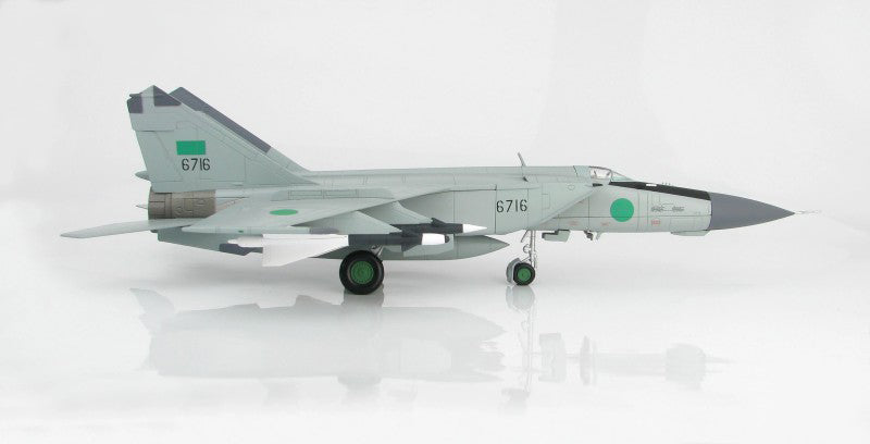 HOBBYMASTER Libyan Air Force Benin MiG-25PD 1025th Aerial Sqn. 1:72 Model 1981   6716