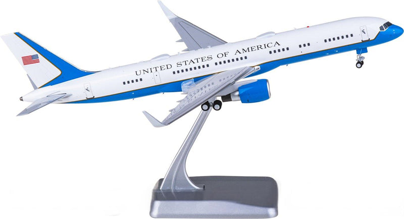 NG Models 1:200 USAF Boeing 757-200 C-32A 19-0018 Diecast Model view 2