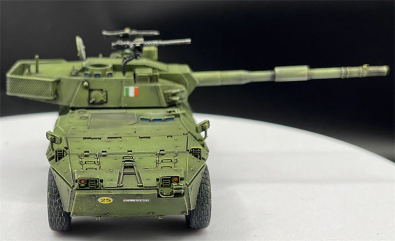 AM Italian Centaur 120mm/L45 smoothbore wheeled tank 1:72 Tank Pre-built Model