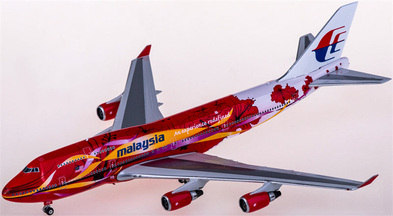Phoenix Malaysia Airlines Boeing 747-400 9M-MPD 1:400 Diecast Model view 3