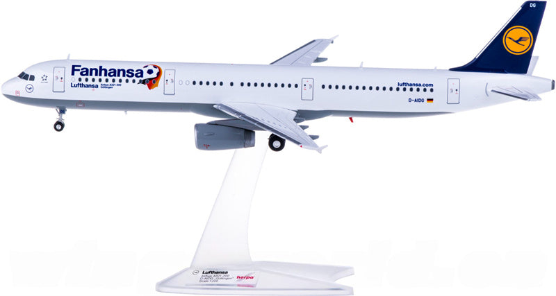 Herpa Lufthansa Airbus A321 D-AIDG Fanhansa 1:200 ABS Model view 1