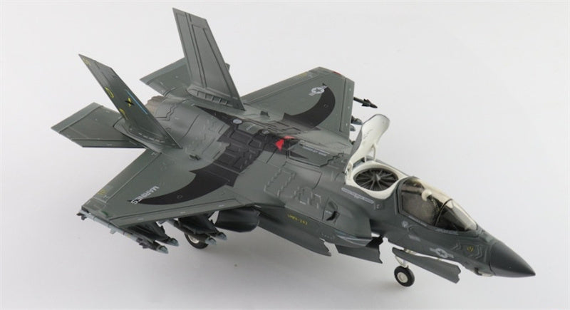 Hobby Master Lockheed F-35B 169623 VMFA 242 Bats Iwakuni 2024 (beast mode) 1:72 Airplane Pre-built Model