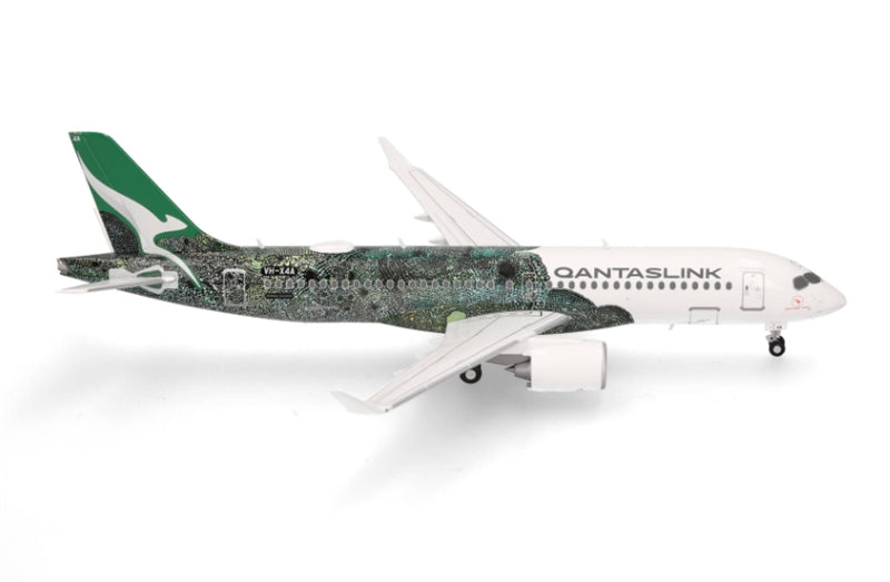 Herpa QantasLink for Airbus A220-300 VH-X4A 1:200 Aircraft Pre-built  Airliner Model Display