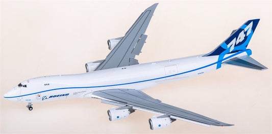 HX Models 1:400 Boeing 747-8F N747EX Flaps down Model