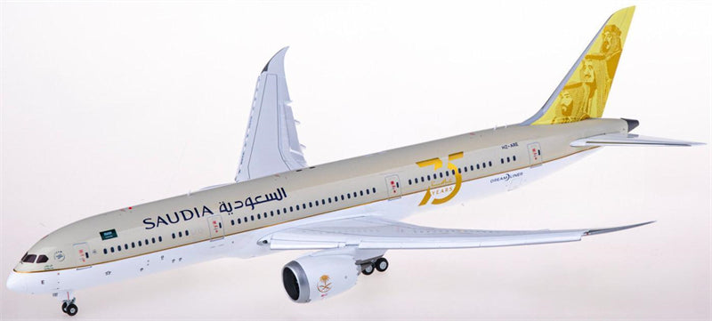 JC Wings Saudia Boeing 787-9 HZ-ARE Flaps Down 1:200 Diecast Model view 1