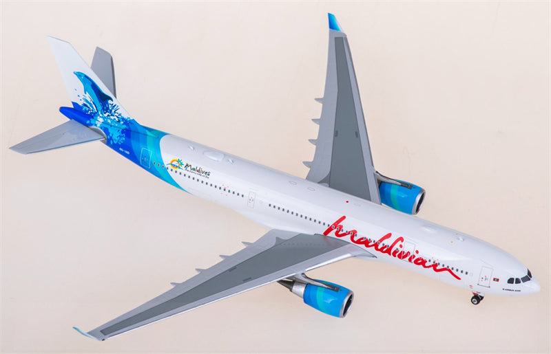 Phoenix 1:400 Maldivian Airbus A330-200 8Q-IAB Model
