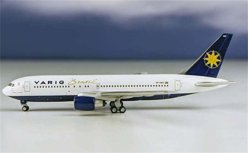 AeroClassics VARIG Boeing 767-200 PP-VNO 1:400 Diecast Model view 1