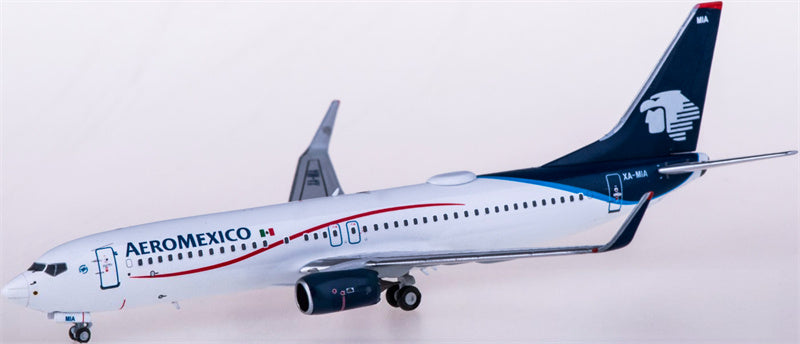 NG Models Aeromexico Boeing 737-800 XA-MIA 1:400 Diecast Model view 1