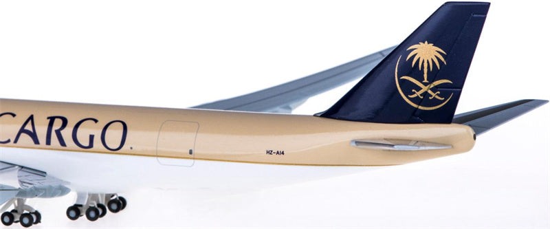 Hogan Saudia Cargo Boeing 747-8F HZ-AI4 1:400 Diecast Model view 4