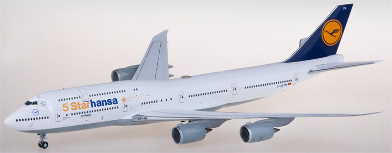 JC Wings Lufthansa Boeing 747-8 D-ABYM 1:200 Diecast Model view 1