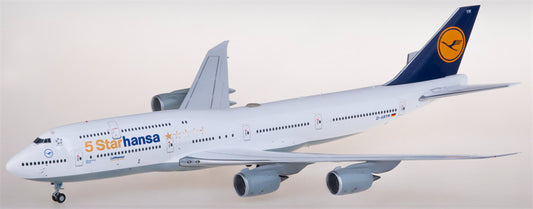 JC Wings Lufthansa Boeing 747-8 D-ABYM 1:200 Diecast Model view 1