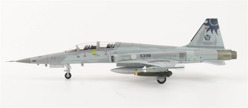 HOBBY MASTER ROCAF F-5F 5th TFW 1:72 Model 2025 F-5 Farewell 5398