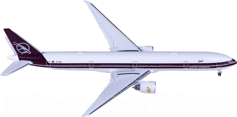 Herpa Qatar Boeing 777-300ER A7-BAC 1:500 Diecast Model view 3