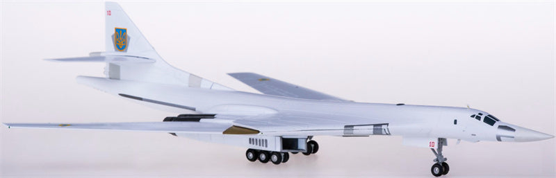 Herpa Ukrainian Air Force Tupolev TU-160 10 Heavy Bomber 1:200 Diecast Model view 3