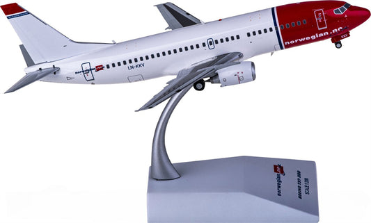 JC Wings Norwegian Air Shuttle Boeing 737-300 LN-KKV 1:200 Diecast Model view 1