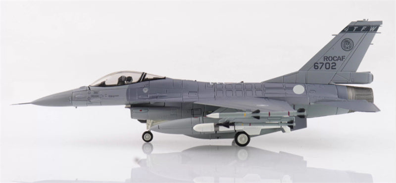 HOBBY MASTER ROCAF F-16V 23rd Tactical Fighter Group 1:72 Model  AGM-84 Harpoon anti-ship missile  6702