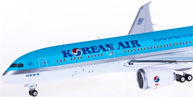 Phoenix Korean Air Boeing 787-9 HL8082 Beyond 50 Years of Excellence 1:400 Diecast Model view 3