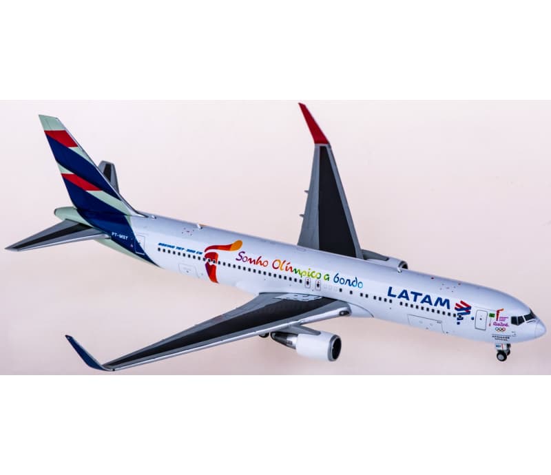 JC Wings LATAM Boeing 767-300ER PT-MSY 1:400 Aircraft Pre-built  Airliner Model Display
