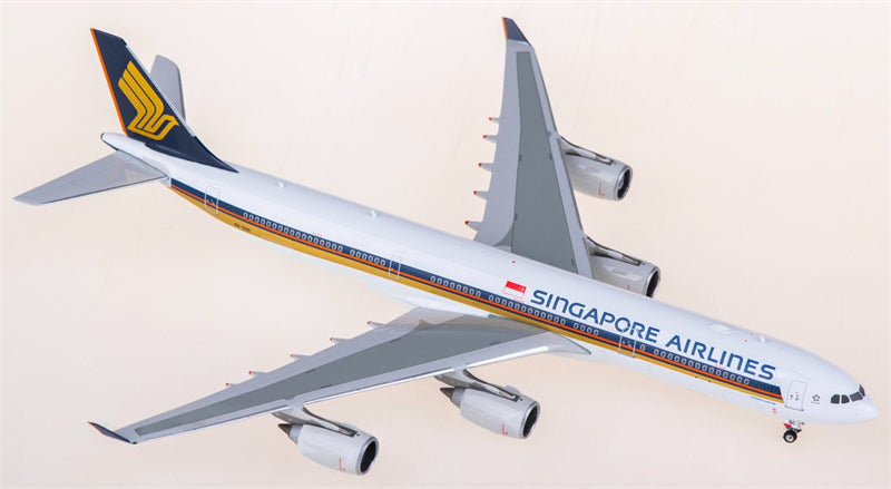Phoenix Singapore Airlines Airbus A340-500 9V-SGC 1:400 Diecast Model view 1