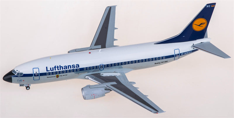 JC Wings Lufthansa Boeing 737-300 D-ABXC 1:200 Diecast Model view 2