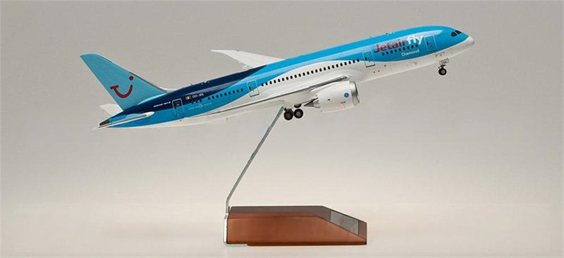 JC Wings Jetairfly Boeing 787-8 OO-JDL 1:200 Diecast Model view 4
