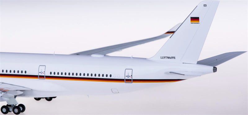 Herpa Luftwaffe Airbus A350-900 10+03 1:200 ABS Model view 4