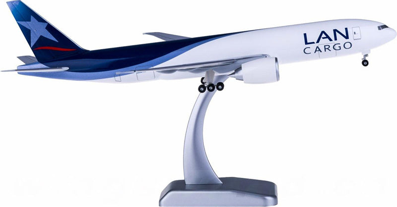 Hogan LAN Cargo Boeing 777-200F 1:200 ABS Model view 4