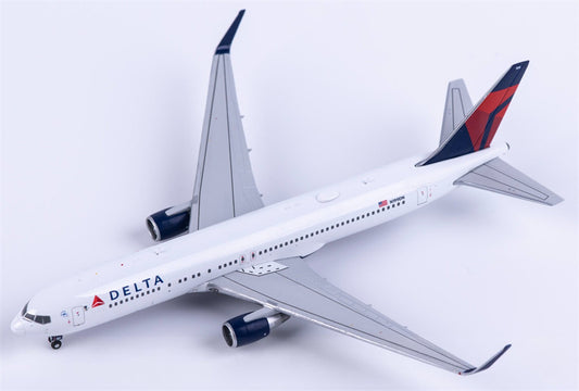 Geminijets 1:400 Delta Air Lines Boeing 767-300ER N199DN  Diecast Model